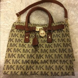 Micheal Kors Purse
